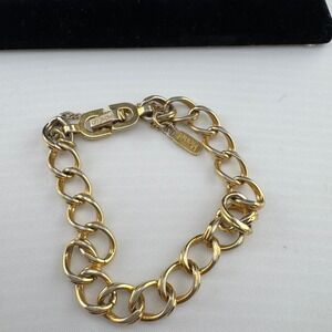 Vintage Monet Bracelet Gold Tone Chain Link Safety Chain Clasp 6.25 in